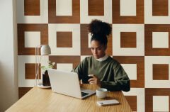 Tink Kendinden Yapışkanlı Parke Markuteri Parke Kaplama Yer Duvar Döşemesi 3 Pvc /40x40 cm/0,64 m²/4 Adet AltınMeşe-Huş